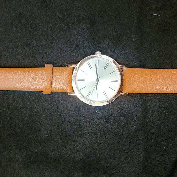 Watch - Picture 3 of 4